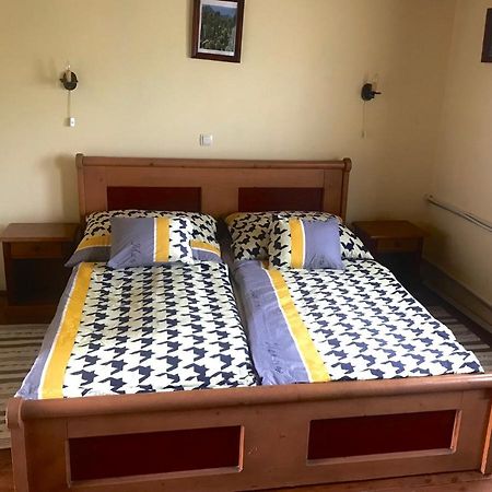 Convoy Panzio Bed & Breakfast Szajol Luaran gambar